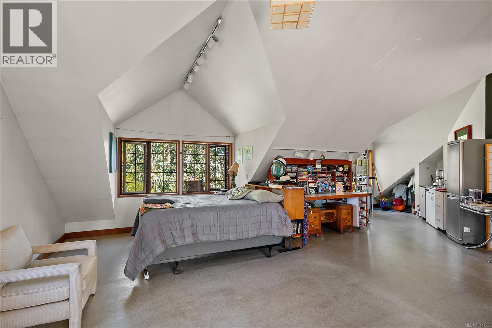 NORTH SAANICH, British Columbia, V8L 5P8, CA, 7 Bedrooms Bedrooms, ,10 BathroomsBathrooms,Residential,For Sale,1950627