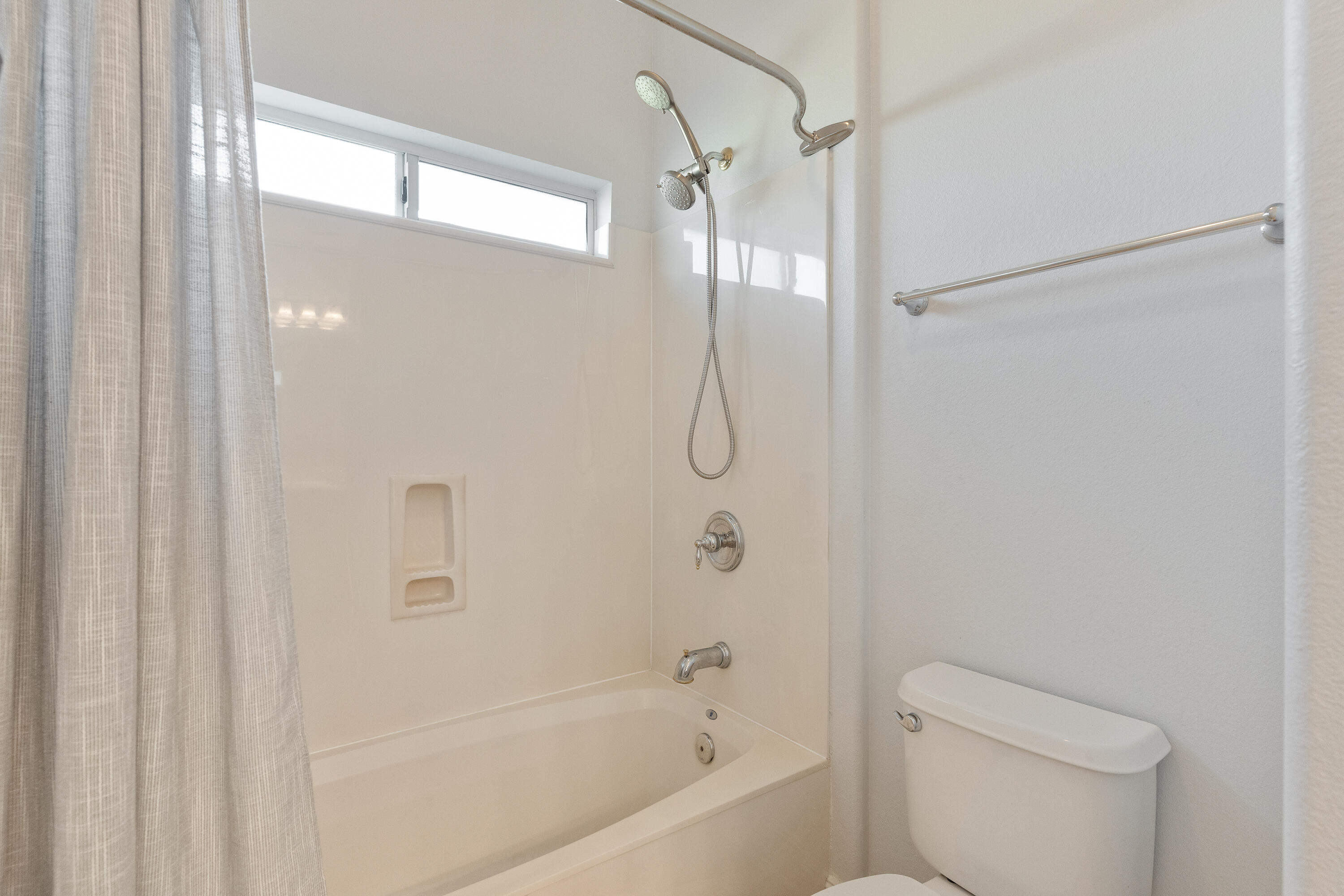 Freeport, Florida, 32439, United States, 4 Bedrooms Bedrooms, ,3 BathroomsBathrooms,Residential,For Sale,1948335