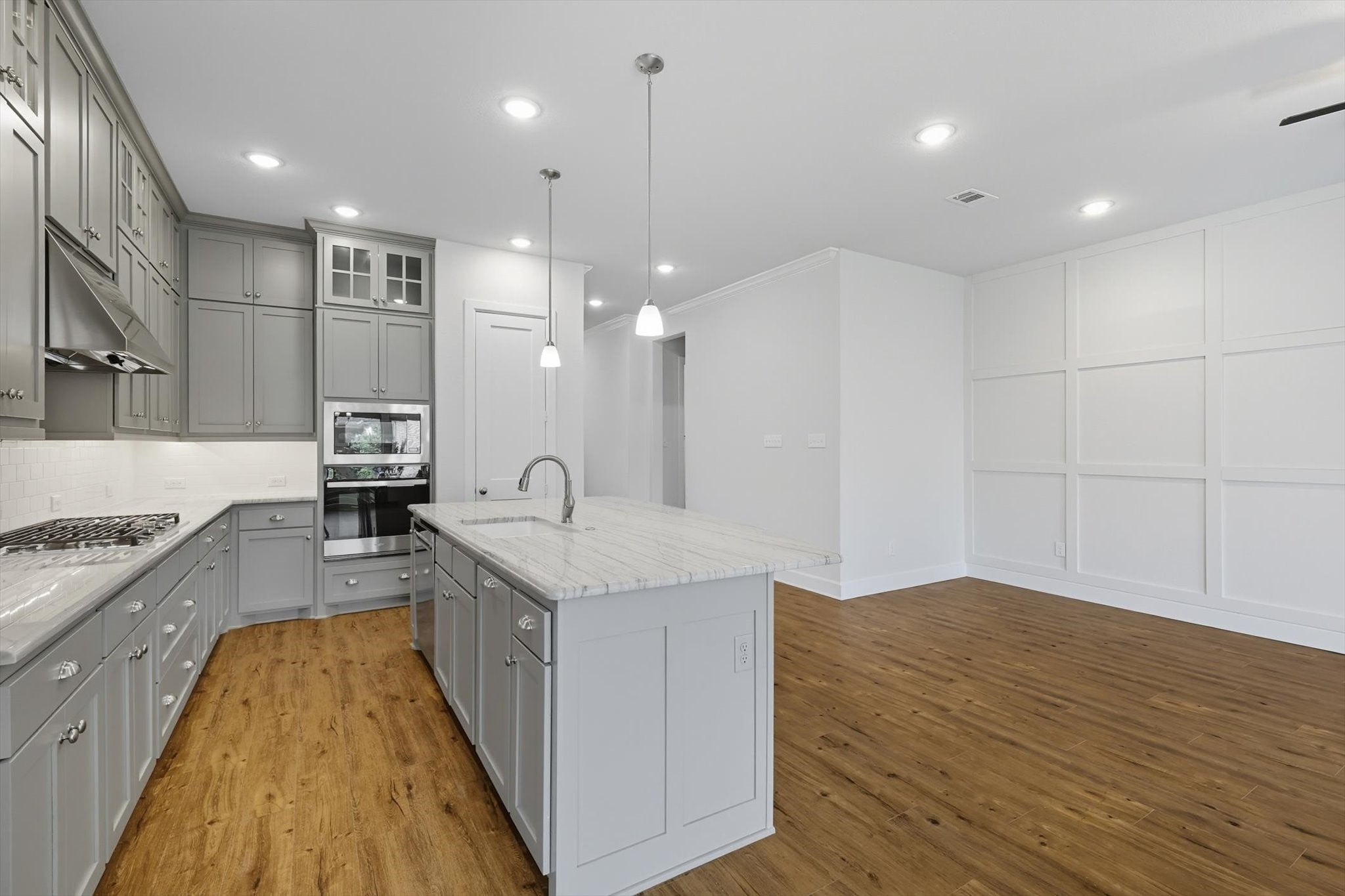 Arlington, Texas, 76005, United States, 2 Bedrooms Bedrooms, ,2 BathroomsBathrooms,Residential,For Sale,1981286