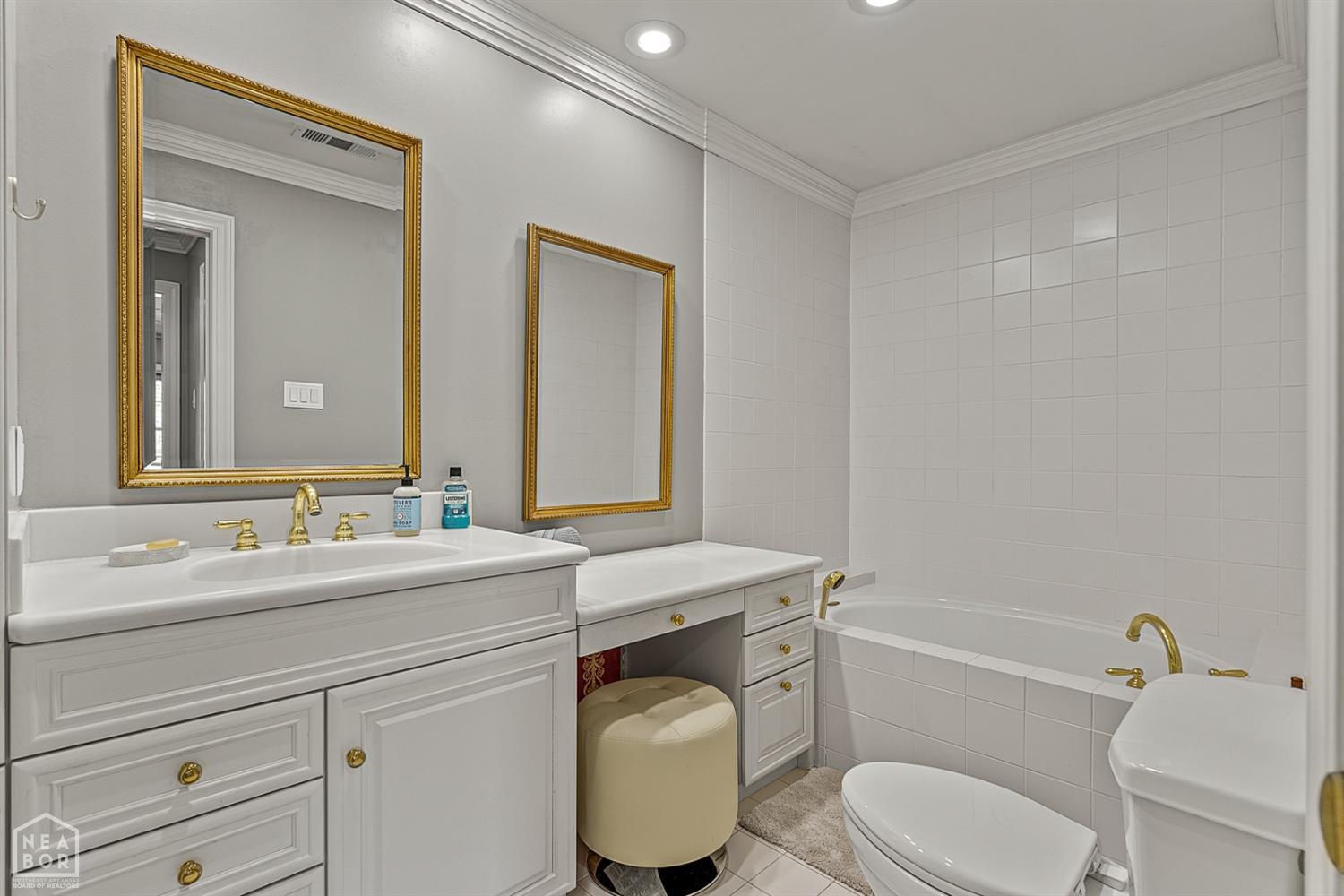 Jonesboro, Arkansas, 72404, United States, 4 Bedrooms Bedrooms, ,5 BathroomsBathrooms,Residential,For Sale,1976719