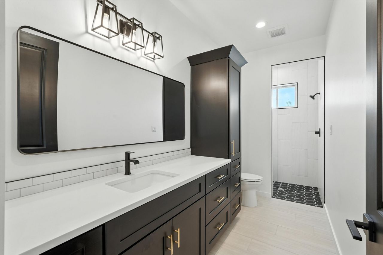 Rio Rancho, New Mexico, 87144, United States, 4 Bedrooms Bedrooms, ,3 BathroomsBathrooms,Residential,For Sale,1918026