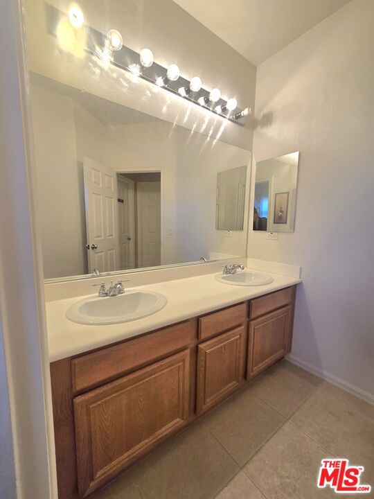 Palmdale, California, 93551, United States, 5 Bedrooms Bedrooms, ,4 BathroomsBathrooms,Residential,For Sale,2001552