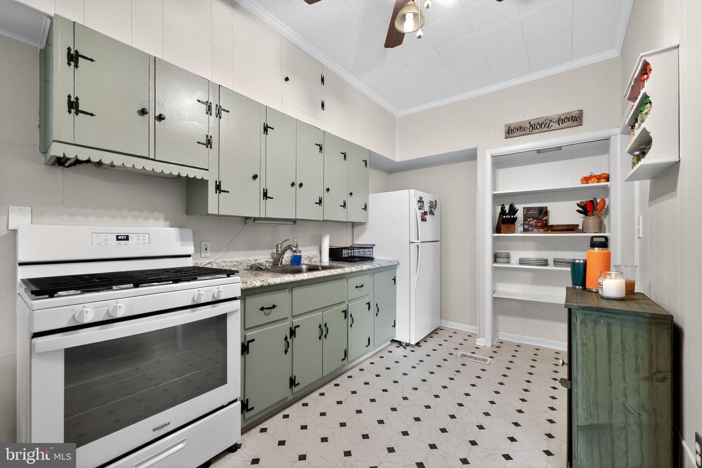 Collingswood, New Jersey, 08108, United States, 6 Bedrooms Bedrooms, ,3 BathroomsBathrooms,Residential,For Sale,1950813