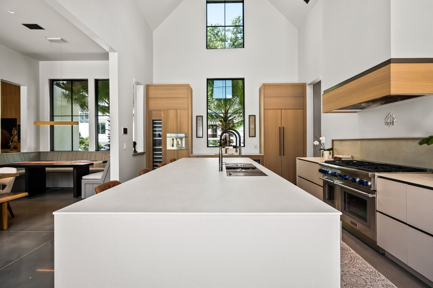  700 Stucco Lane, Mount Pleasant - 物件實景