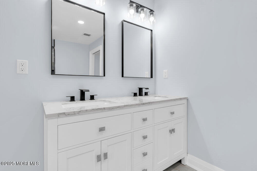 Shrewsbury Boro, New Jersey, 07702, United States, 4 Bedrooms Bedrooms, ,3 BathroomsBathrooms,Residential,For Sale,2001702