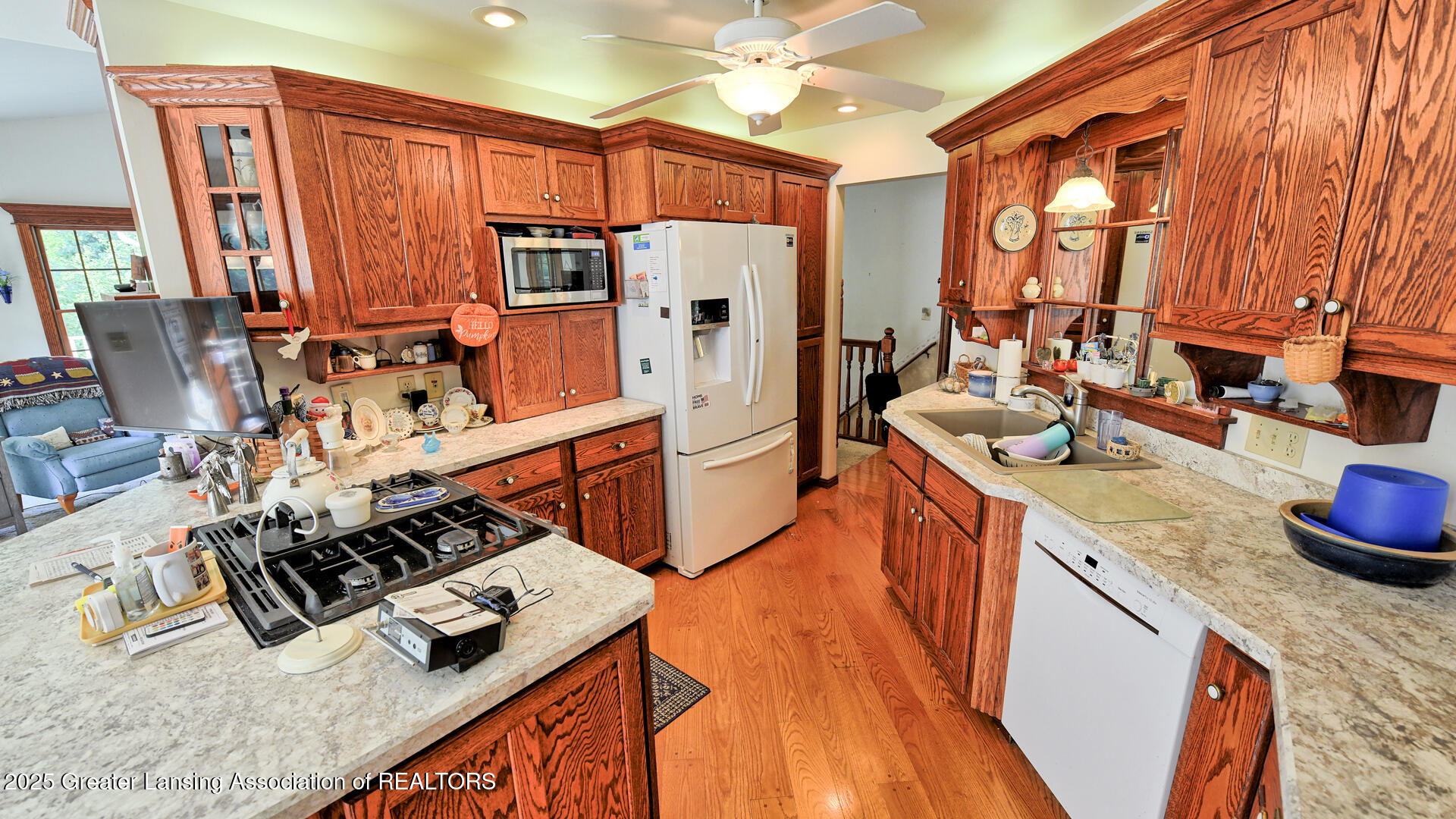 Portland, Michigan, 48875, United States, 5 Bedrooms Bedrooms, ,4 BathroomsBathrooms,Residential,For Sale,2001536