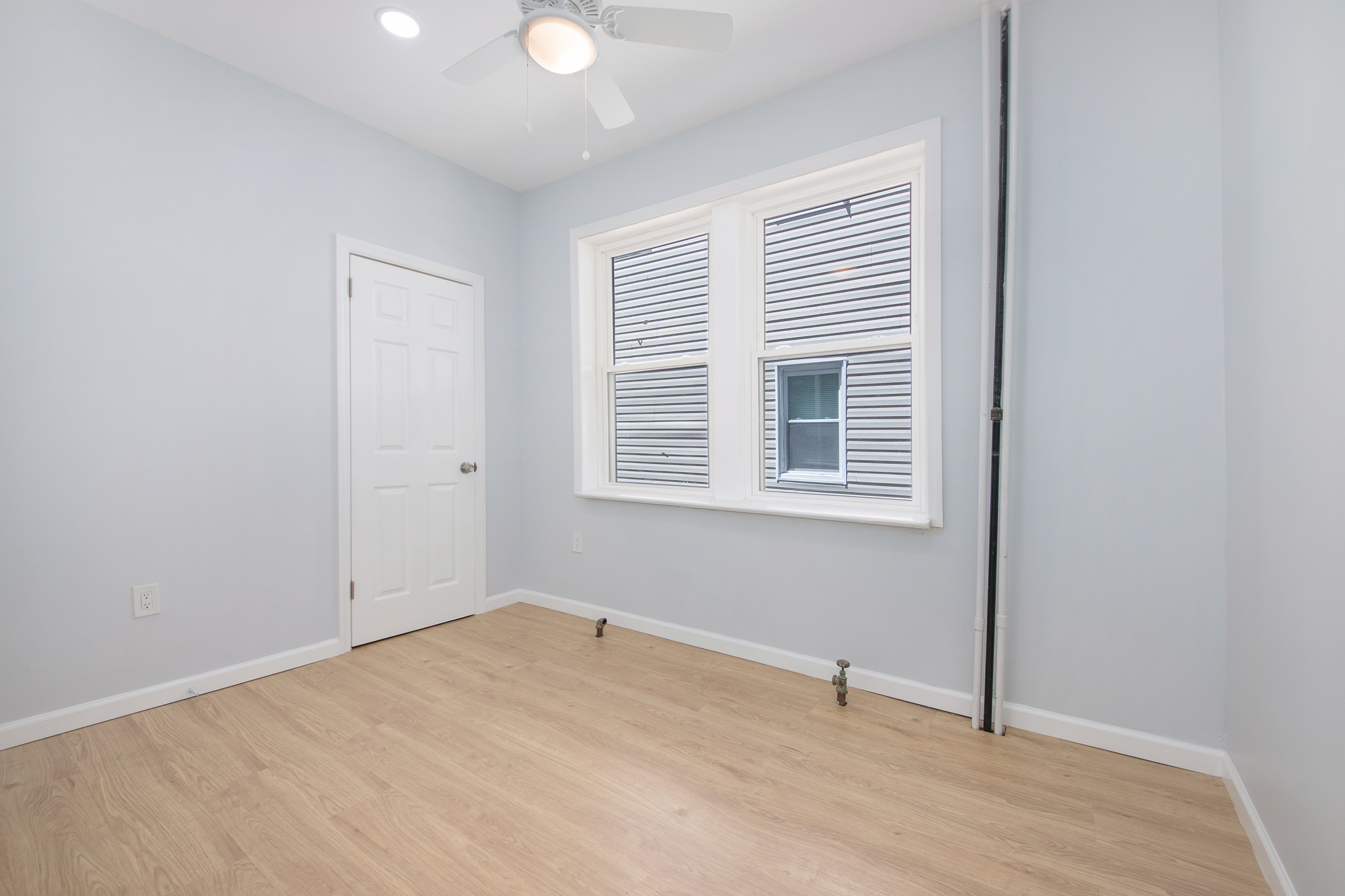Staten Island, New York, 10304, United States, 4 Bedrooms Bedrooms, ,3 BathroomsBathrooms,Residential,For Sale,1767161