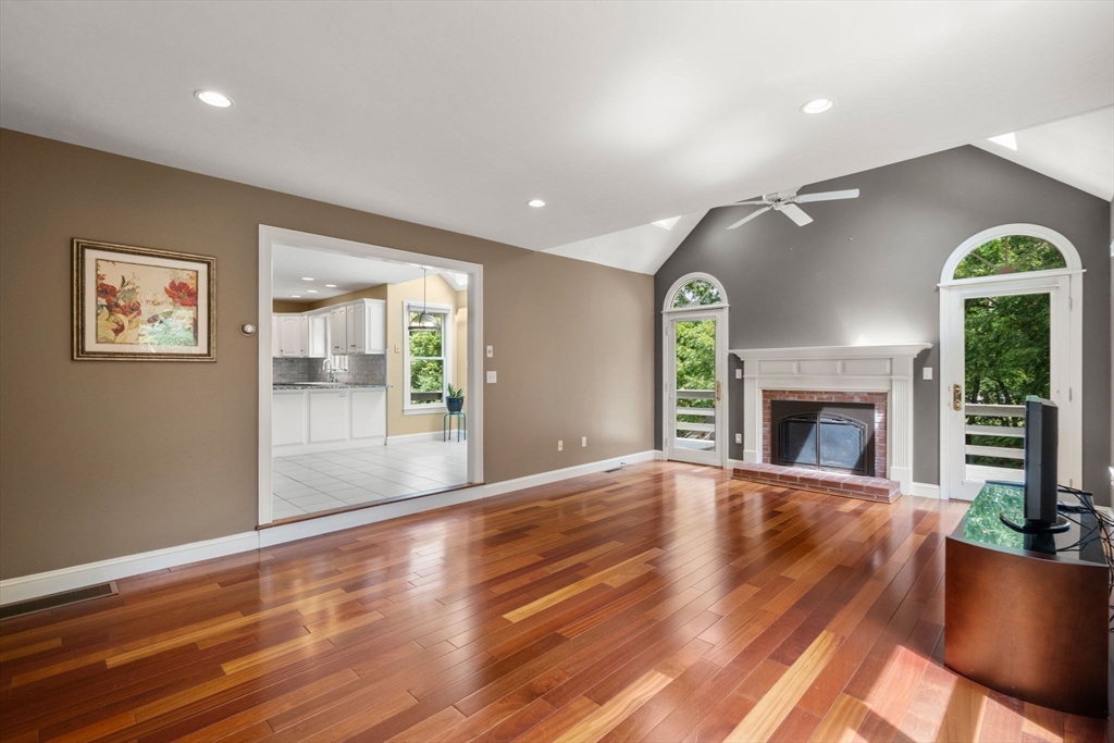 Westborough, Massachusetts, 01581, United States, 4 Bedrooms Bedrooms, ,4 BathroomsBathrooms,Residential,For Sale,1986469