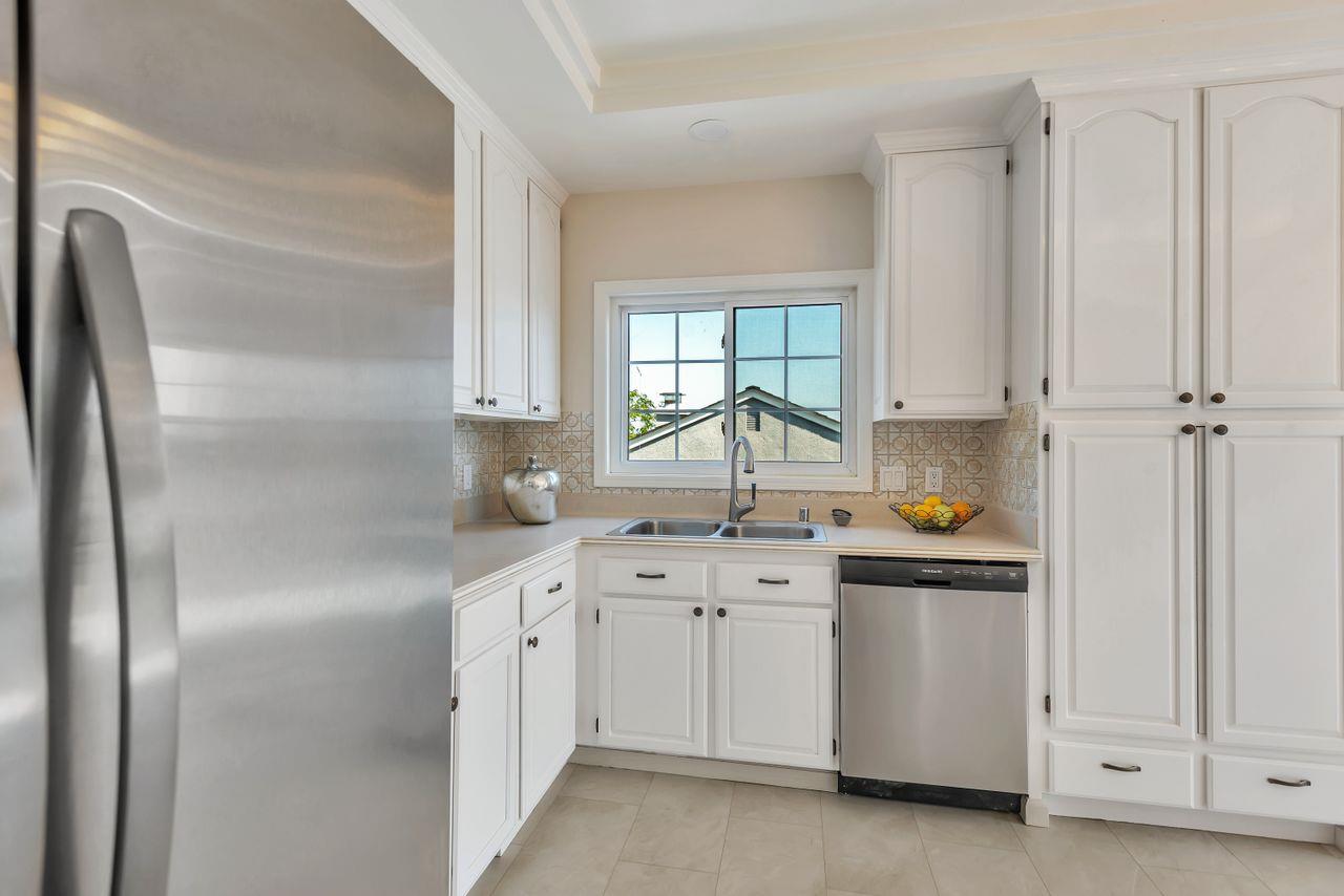 San Mateo, California, 94403, United States, 4 Bedrooms Bedrooms, ,3 BathroomsBathrooms,Residential,For Sale,1848740