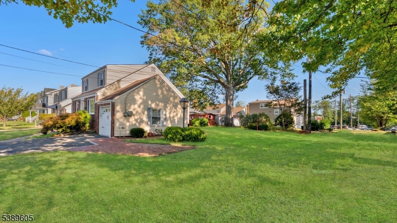 Union Twp., New Jersey, 07083, United States, 4 Bedrooms Bedrooms, ,1 BathroomBathrooms,Residential,For Sale,1989431