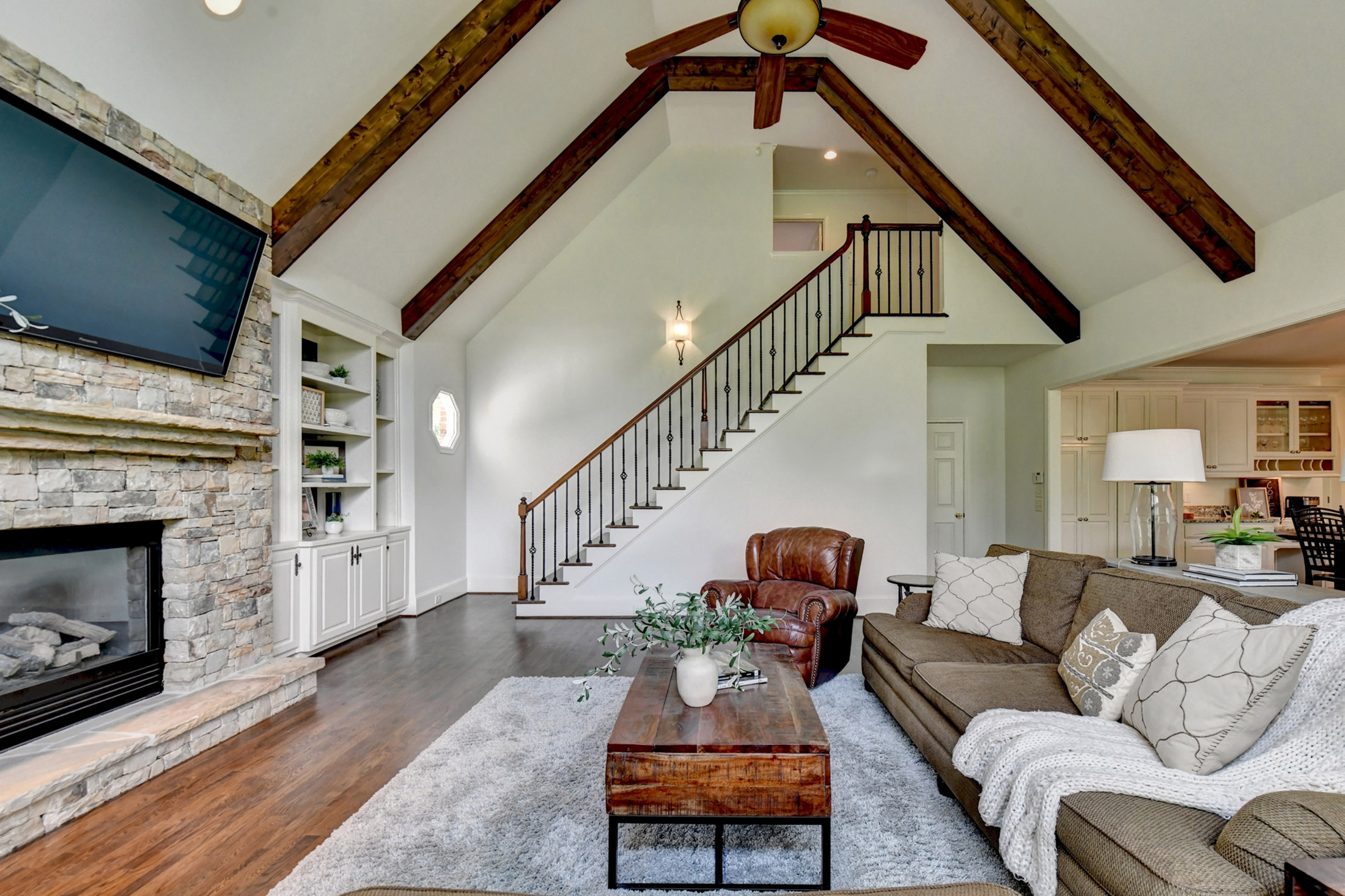  Stunning, Fully Renovated Glen Abbey Home Nestled in the Heart of Alpharetta - 物件實景