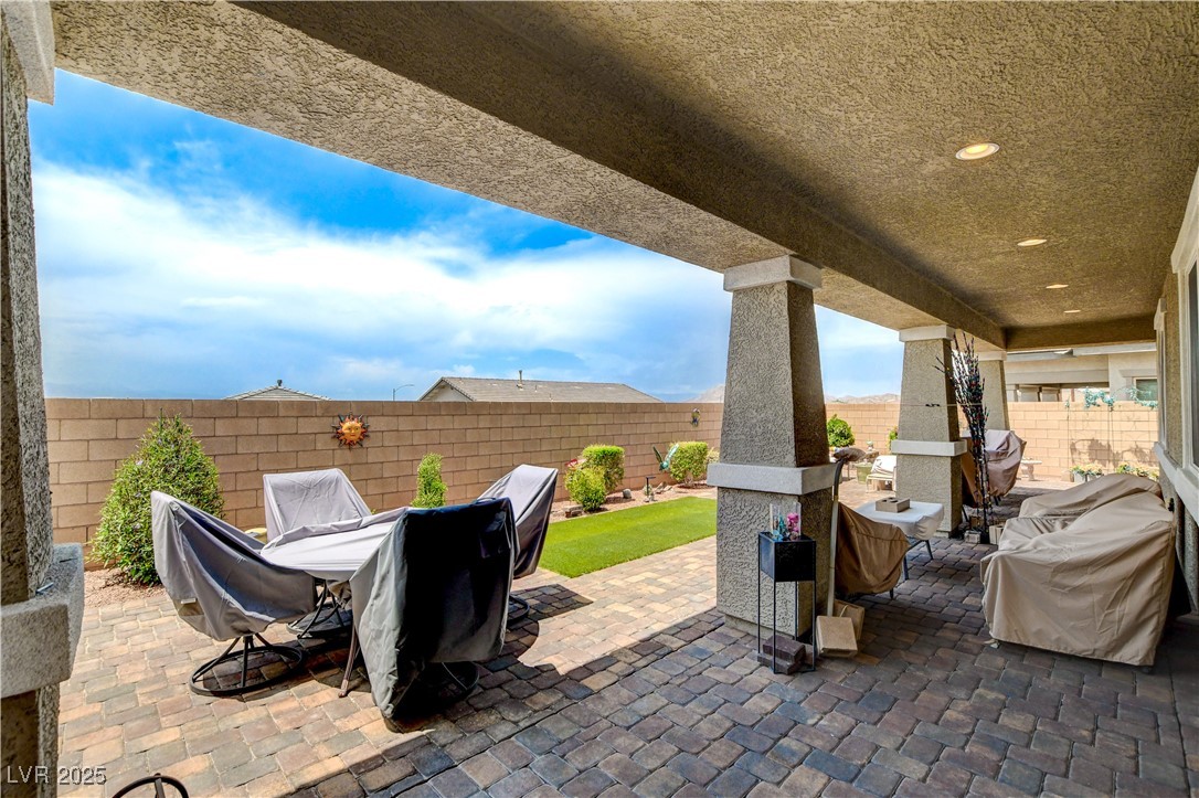 Henderson, Nevada, 89011, United States, 3 Bedrooms Bedrooms, ,2 BathroomsBathrooms,Residential,For Sale,1848397