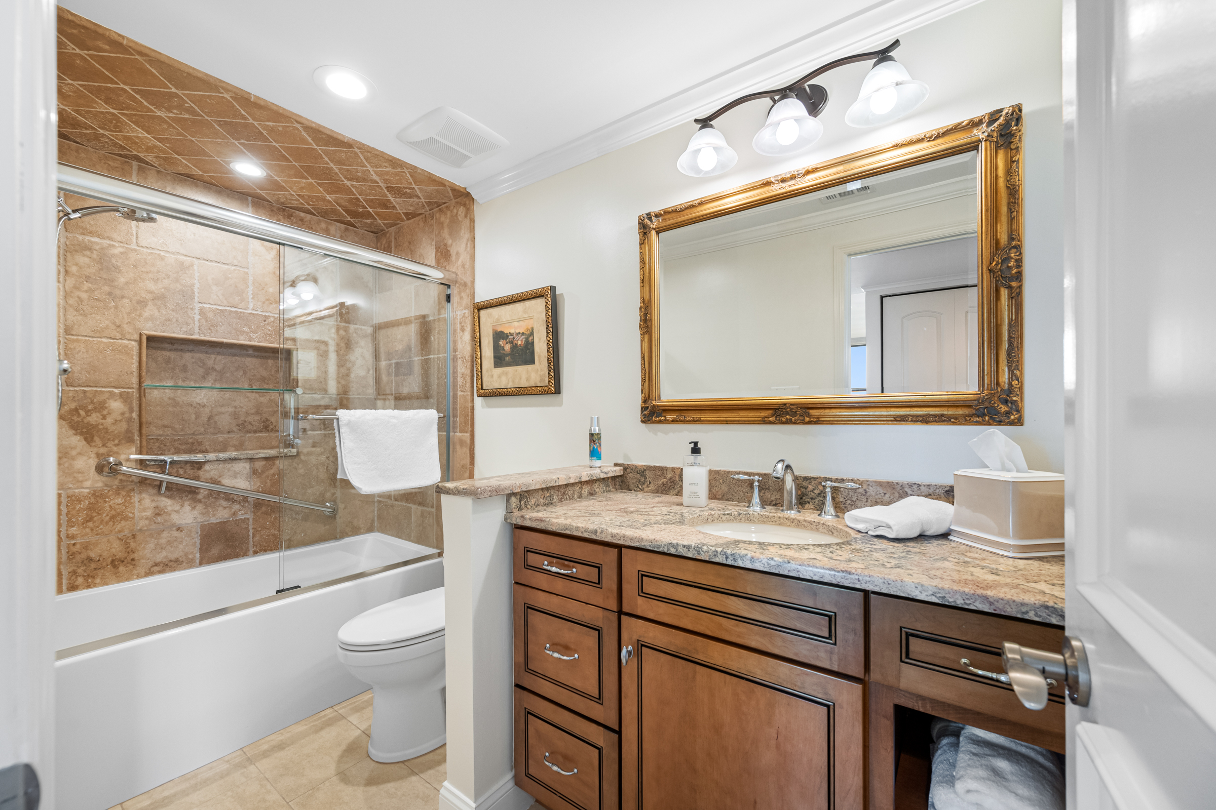 Treasure Island, Florida, 33706, United States, 2 Bedrooms Bedrooms, ,2 BathroomsBathrooms,Residential,For Sale,1998023