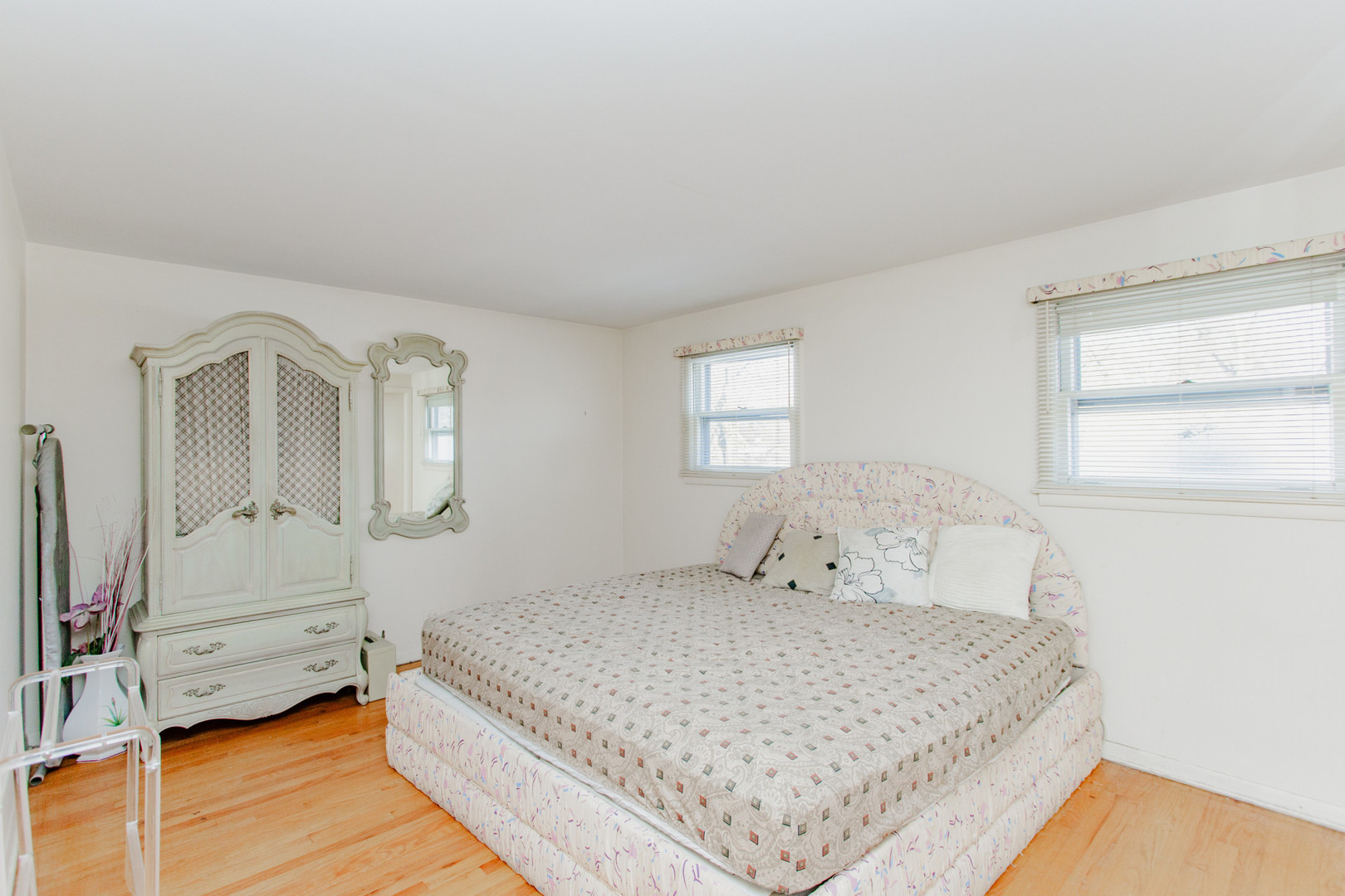 Wilmette, Illinois, 60091, United States, 3 Bedrooms Bedrooms, ,3 BathroomsBathrooms,Residential,For Sale,2013016