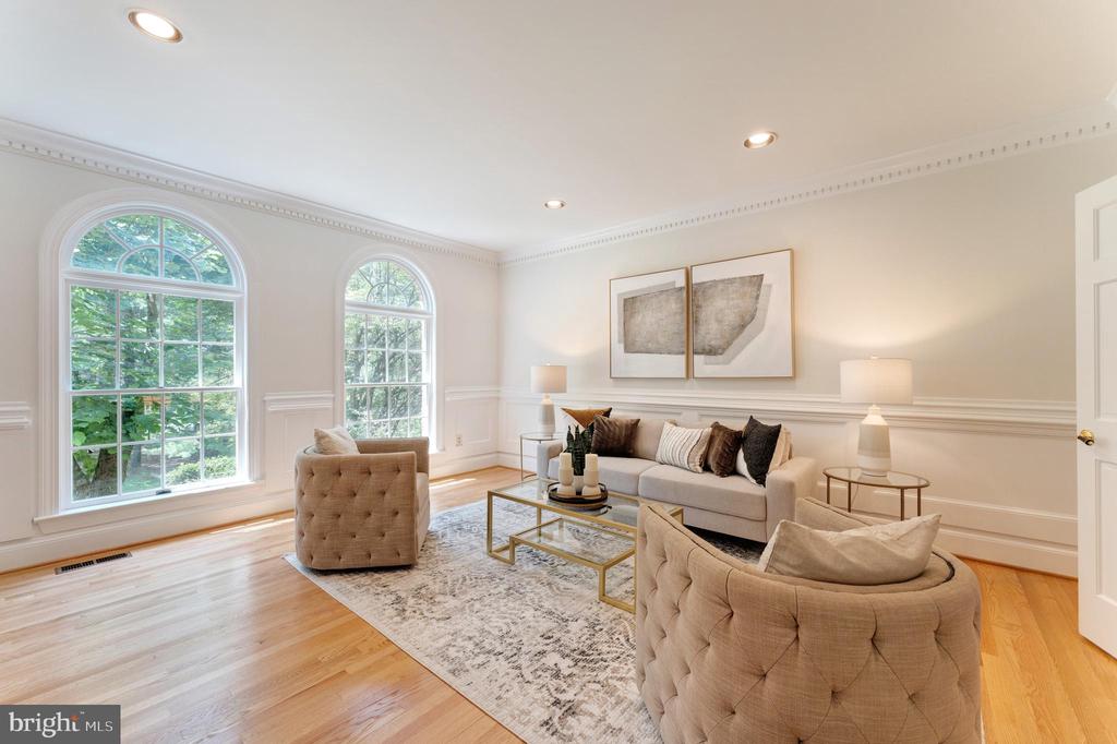 Great Falls, Virginia, 22066, United States, 5 Bedrooms Bedrooms, ,5 BathroomsBathrooms,Residential,For Sale,1900616