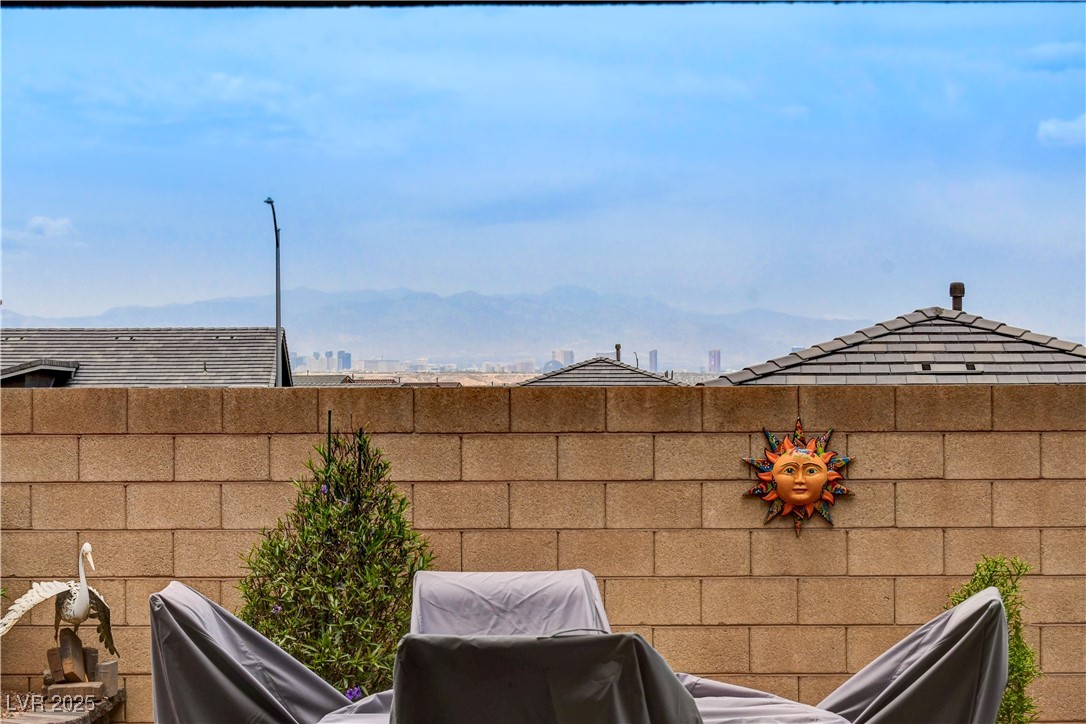 Henderson, Nevada, 89011, United States, 3 Bedrooms Bedrooms, ,2 BathroomsBathrooms,Residential,For Sale,1848397