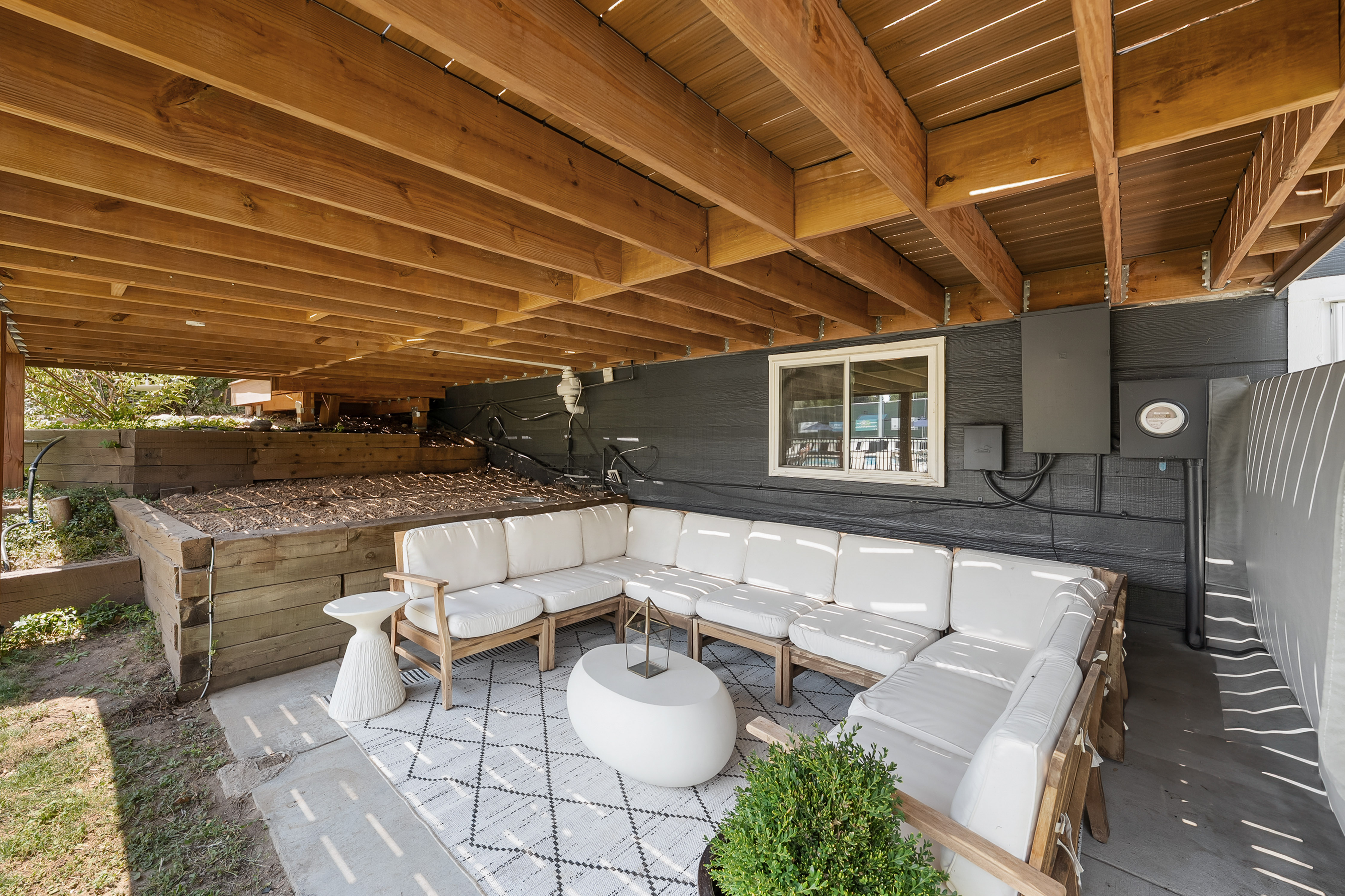  Beautiful Updated Home Located in Highly Sought-After Arapahoe Lake Neighborhood - 物件實景