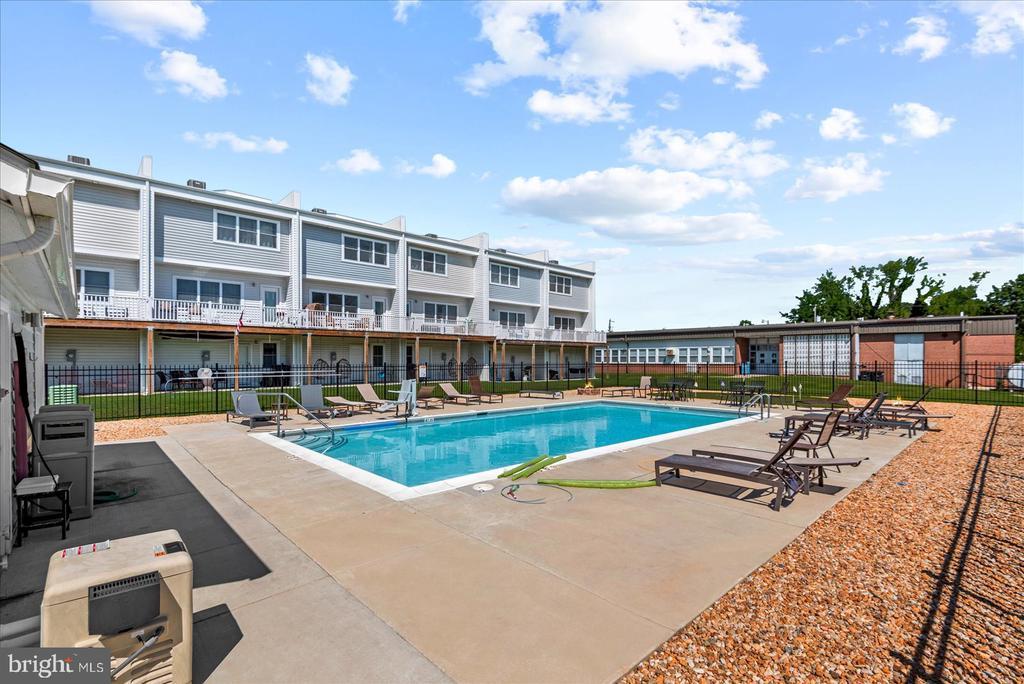 Colonial Beach, Virginia, 22443, United States, 4 Bedrooms Bedrooms, ,4 BathroomsBathrooms,Residential,For Sale,1898525