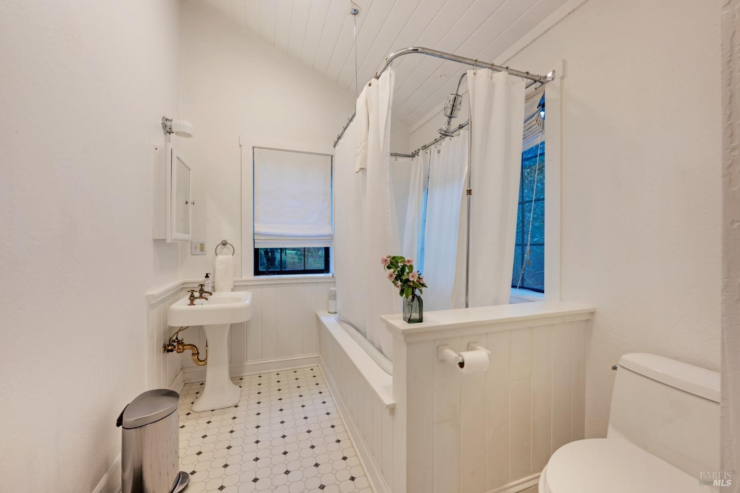 Philo, California, 95466, United States, 40 Bedrooms Bedrooms, ,15 BathroomsBathrooms,Residential,For Sale,1766290