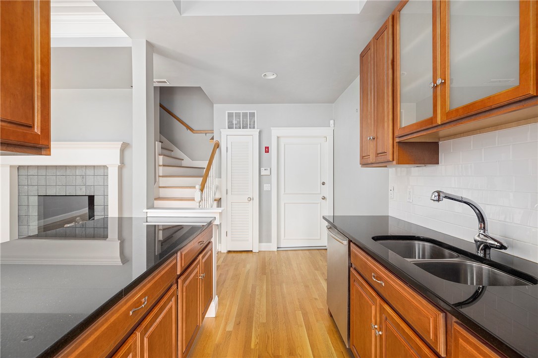Providence, Rhode Island, 02903, United States, 2 Bedrooms Bedrooms, ,2 BathroomsBathrooms,Residential,For Sale,1868590