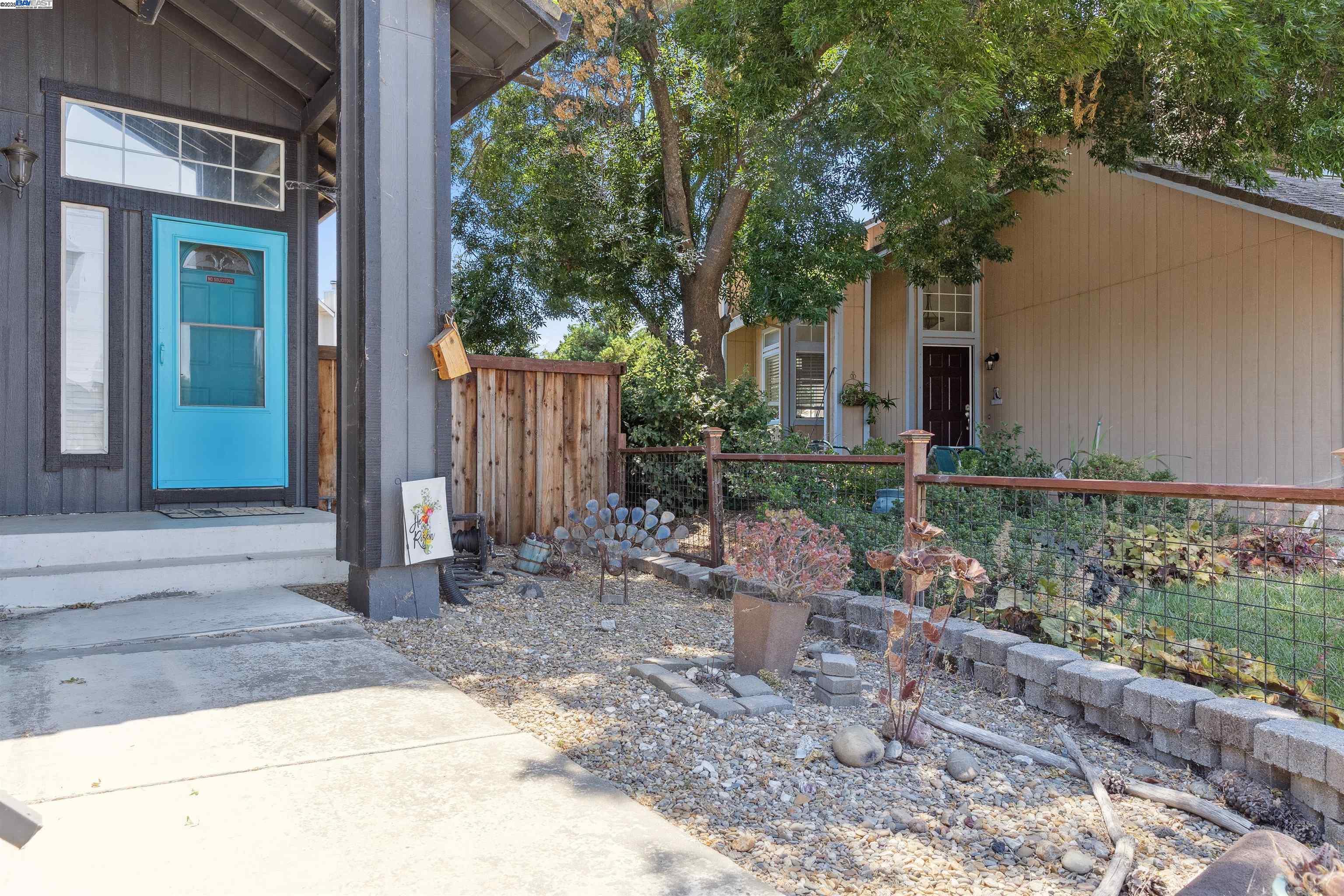 Vacaville, California, 95687, United States, 3 Bedrooms Bedrooms, ,3 BathroomsBathrooms,Residential,For Sale,1975842