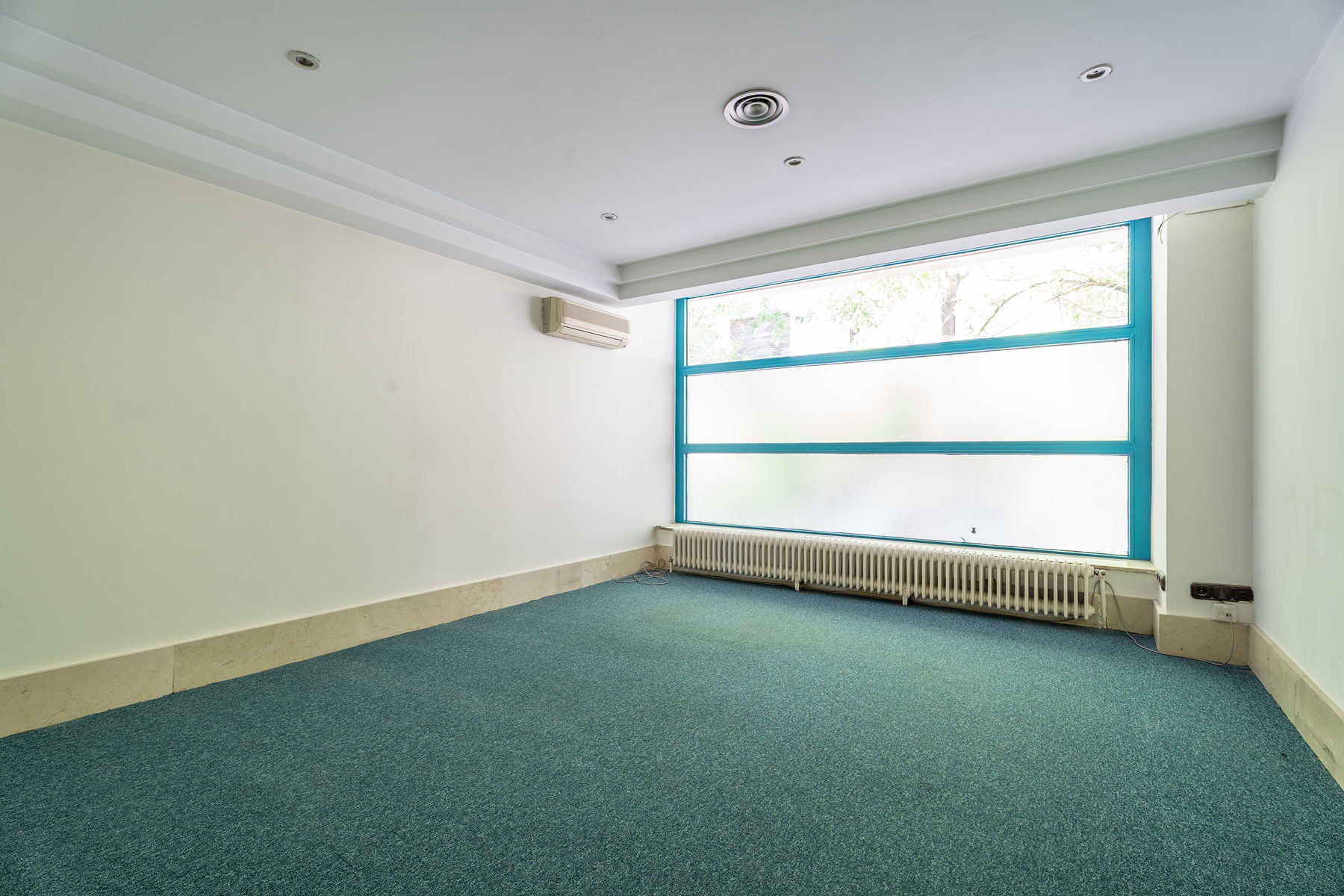  Recoletos: transformable office into a home with 9 windows. Madrid - 物件實景