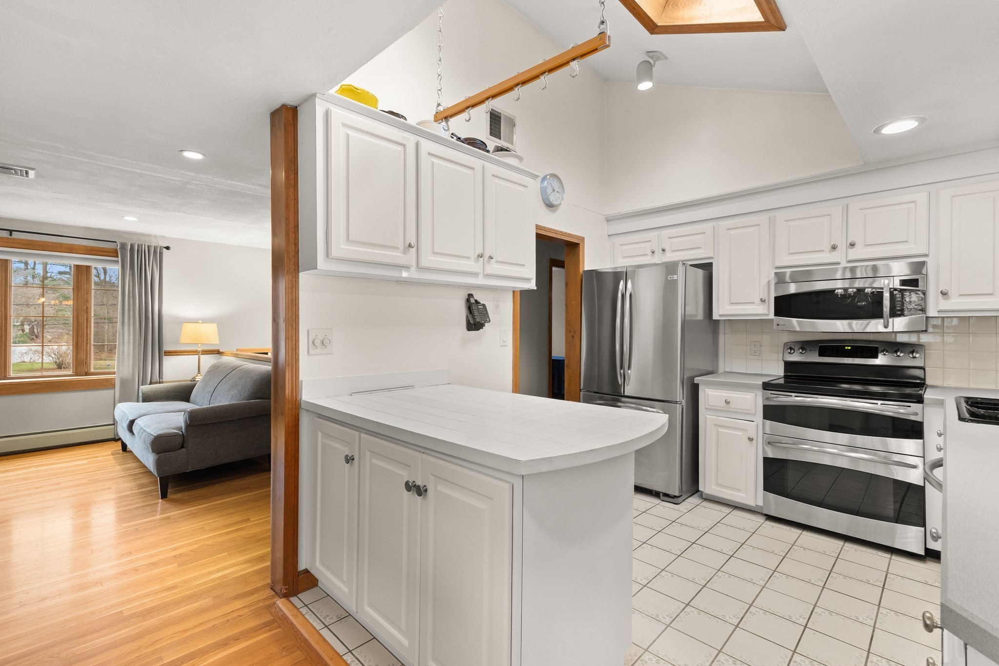 Hanover, Massachusetts, 02339, United States, 3 Bedrooms Bedrooms, ,2 BathroomsBathrooms,Residential,For Sale,2001191