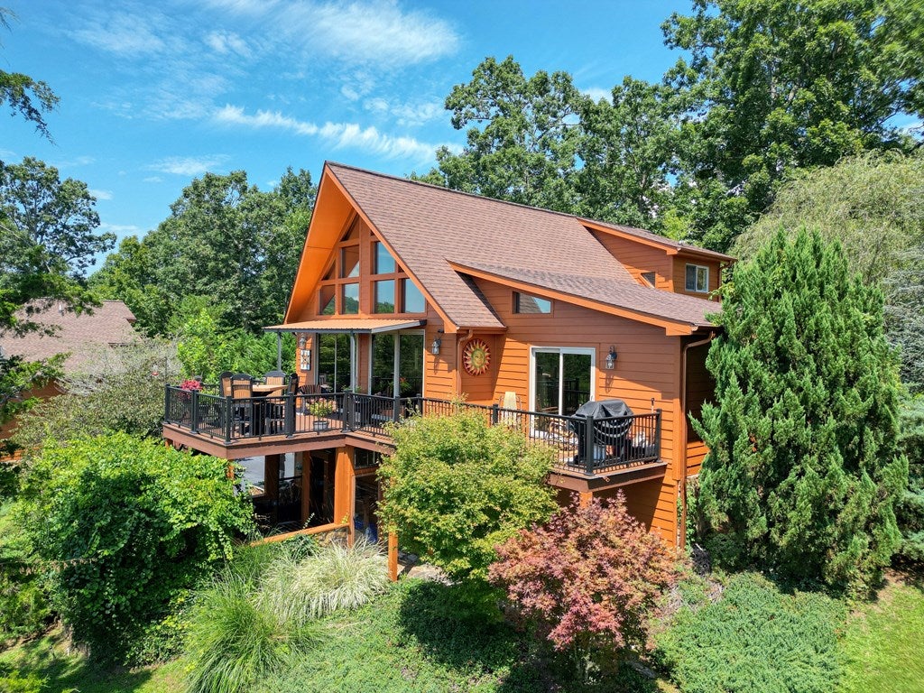 Hayesville, North Carolina, 28904, United States, 3 Bedrooms Bedrooms, ,4 BathroomsBathrooms,Residential,For Sale,1919513
