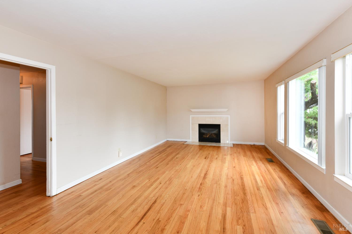 Napa, California, 94558, United States, 3 Bedrooms Bedrooms, ,1 BathroomBathrooms,Residential,For Sale,1988098