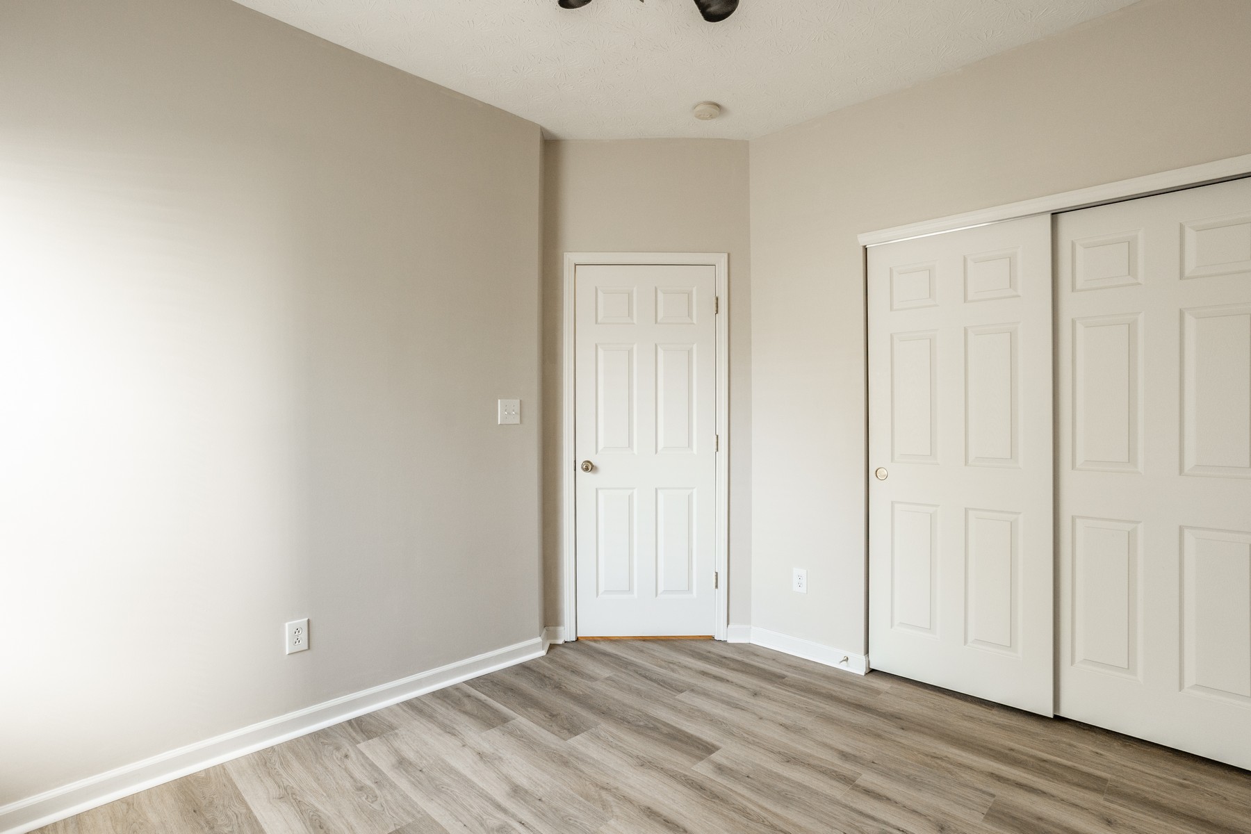  Inviting 3 Bedroom Home Located in Quiet Cul-De-Sacmary - 物件實景
