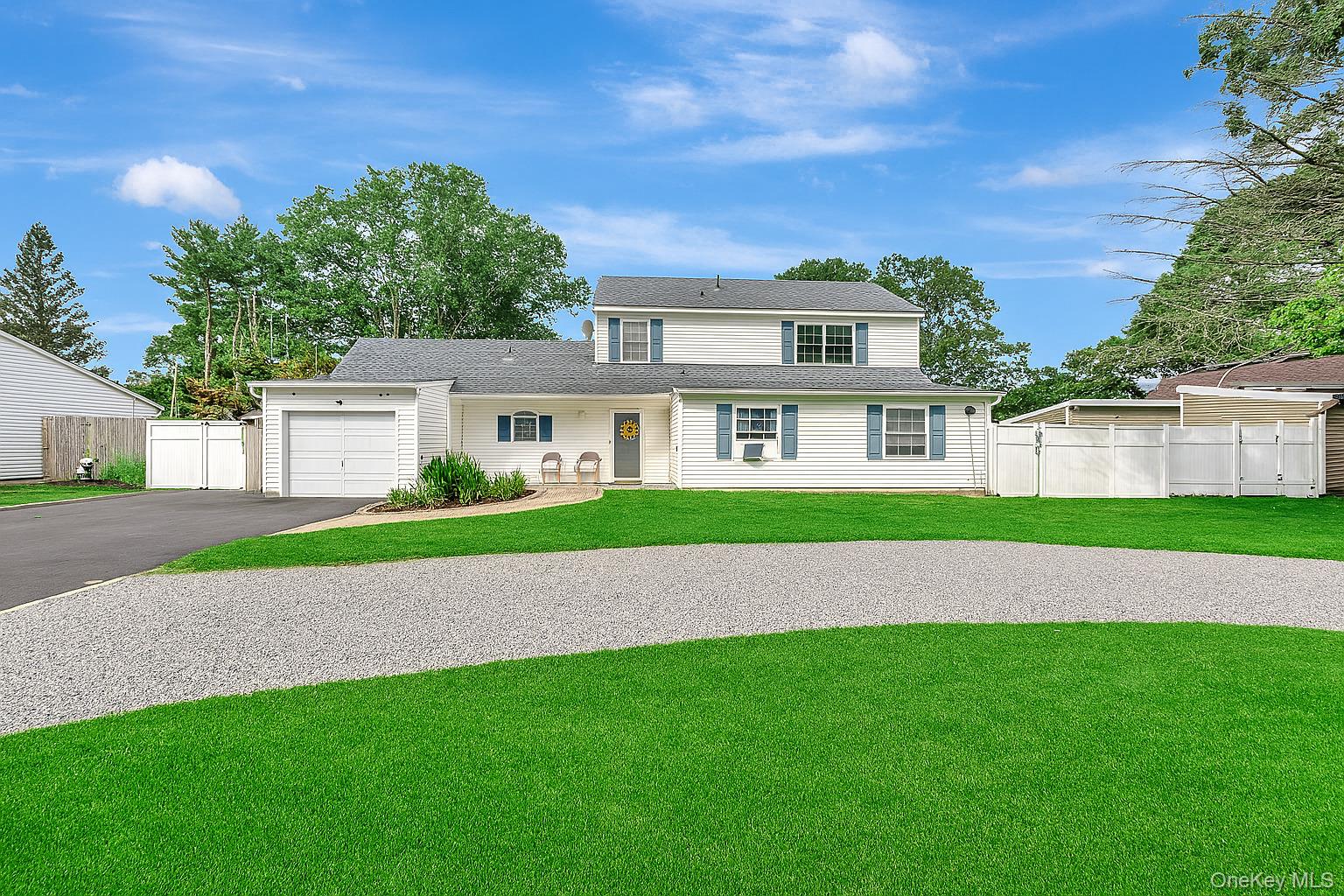 Medford, New York, 11763, United States, 5 Bedrooms Bedrooms, ,3 BathroomsBathrooms,Residential,For Sale,1911406