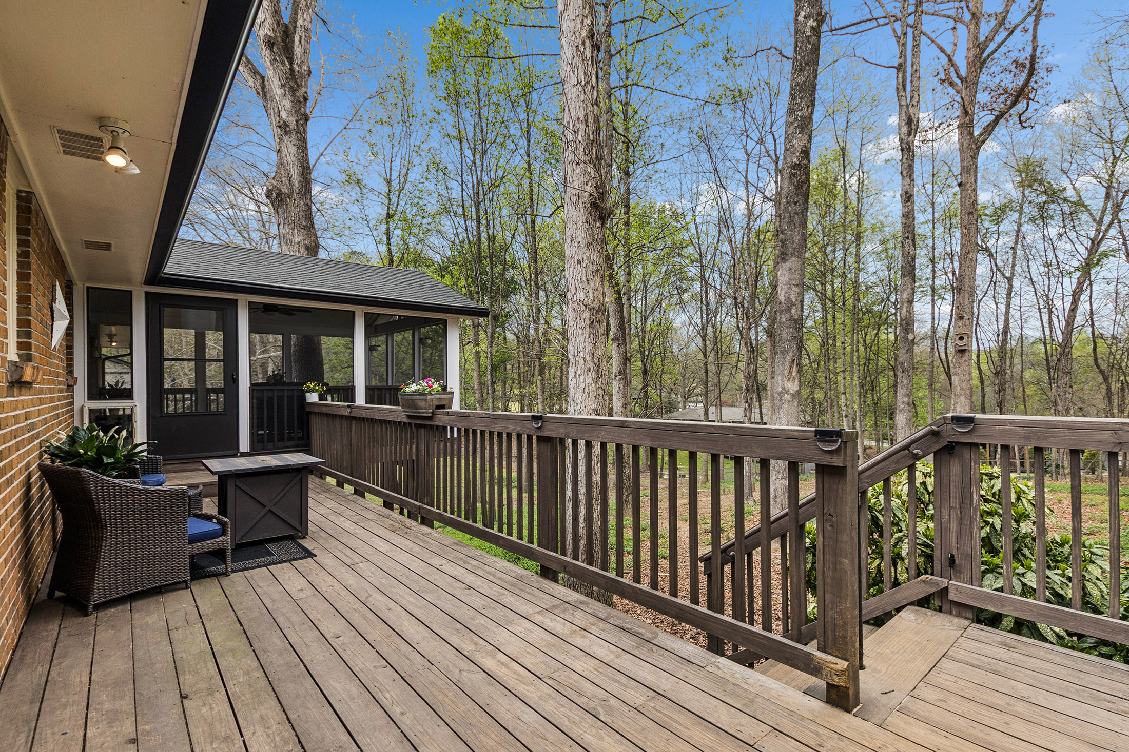  Charming Brick Ranch Nestled in Desirable Lockridge Forest Community - 物件實景