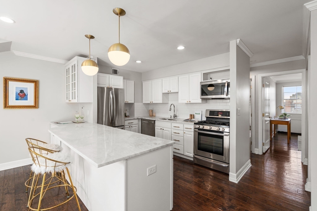 Boston, Massachusetts, 02114, United States, 2 Bedrooms Bedrooms, ,1 BathroomBathrooms,Residential,For Sale,1838865
