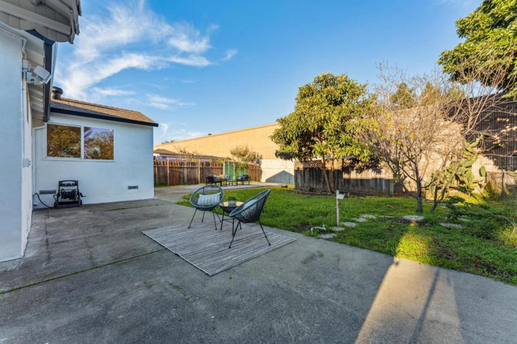 San Leandro, California, 94577, United States, 3 Bedrooms Bedrooms, ,2 BathroomsBathrooms,Residential,For Sale,2008964