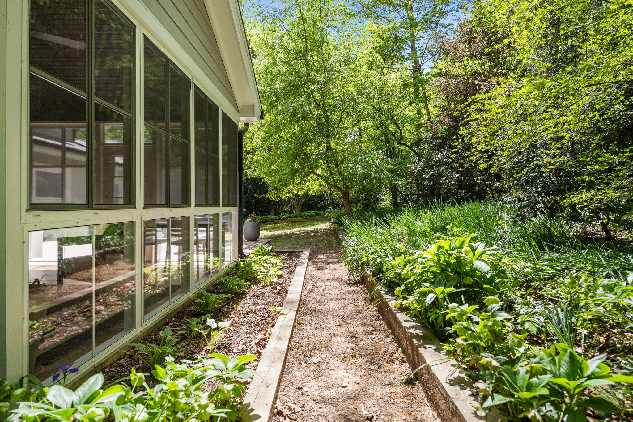  8 Sedgewood Road, Chapel Hill, NC 27514 - 物件實景