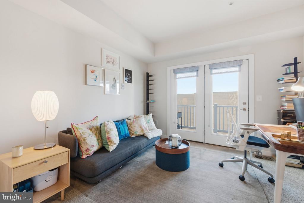 Rockville, Maryland, 20855, United States, 2 Bedrooms Bedrooms, ,3 BathroomsBathrooms,Residential,For Sale,2010770