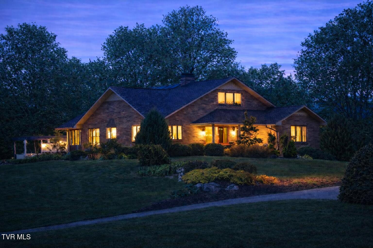 Jonesborough, Tennessee, 37659, United States, 6 Bedrooms Bedrooms, ,6 BathroomsBathrooms,Residential,For Sale,2011777