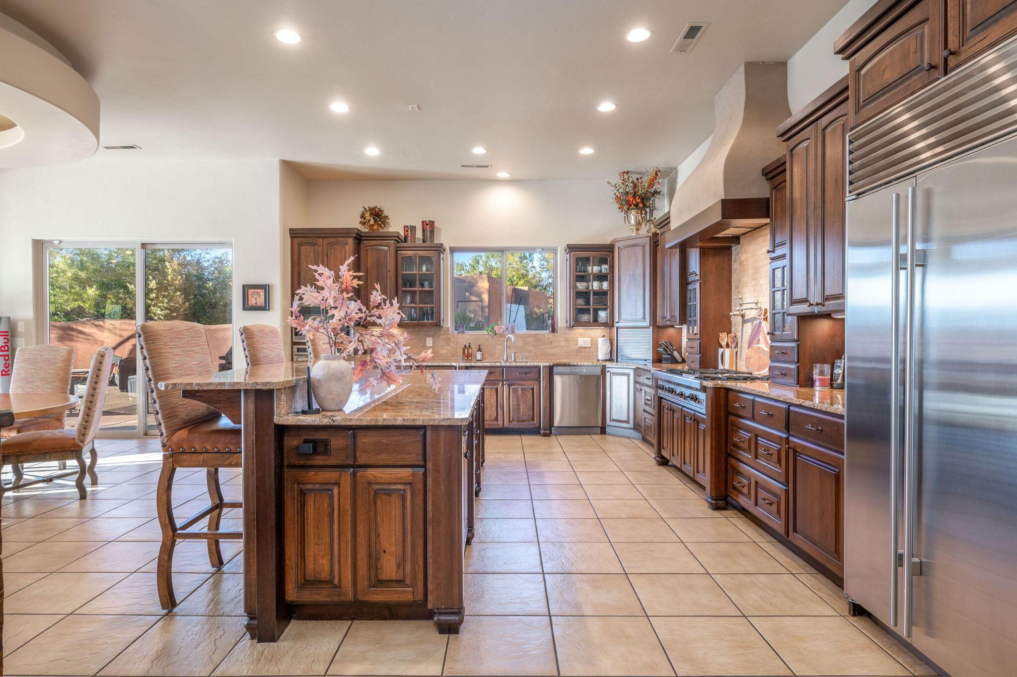 St George, Utah, 84770, United States, 4 Bedrooms Bedrooms, ,5 BathroomsBathrooms,Residential,For Sale,1976696