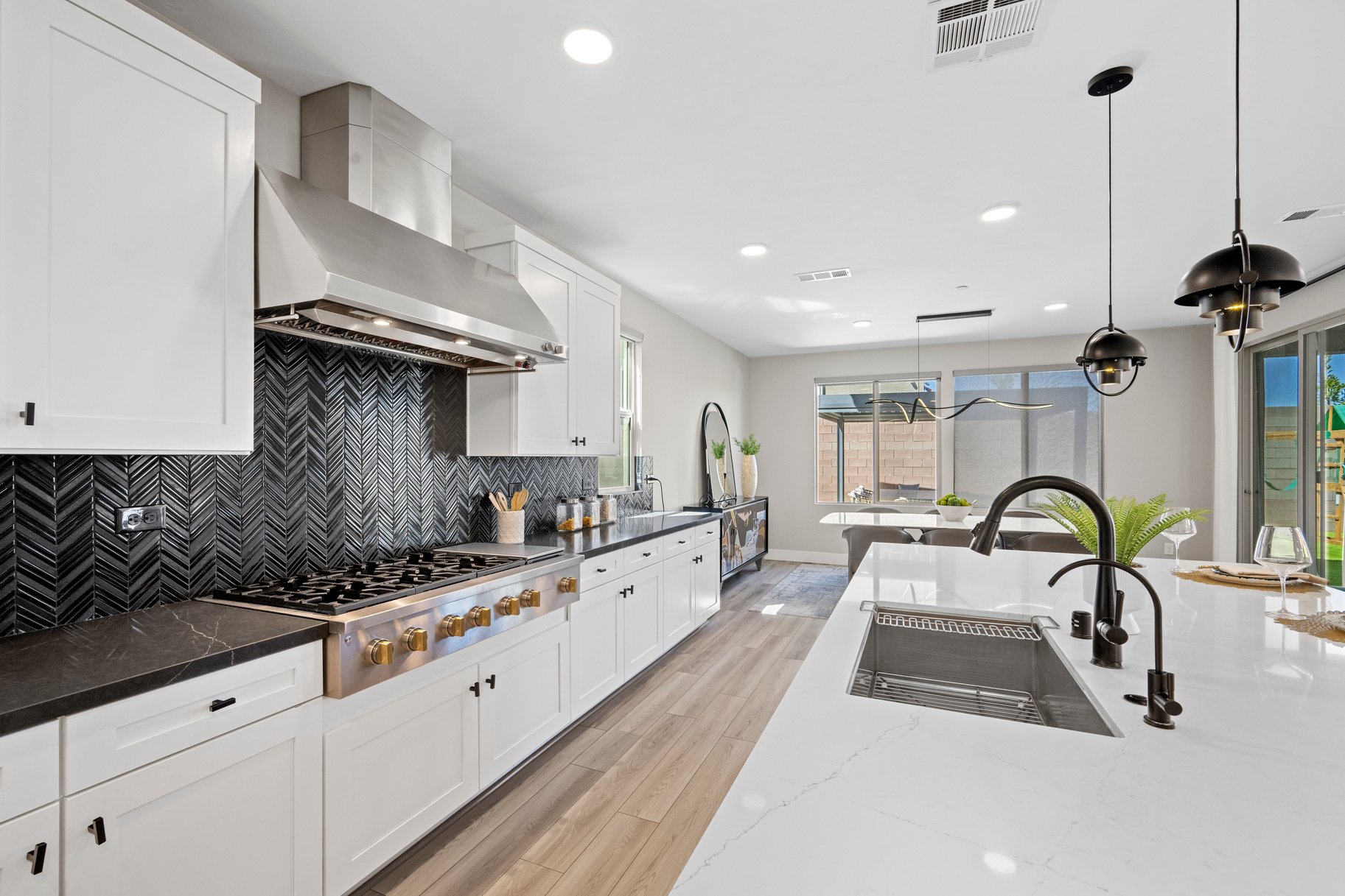  Upgraded Summerlin West Gated Home with Strip & Mountain Views - 物件實景