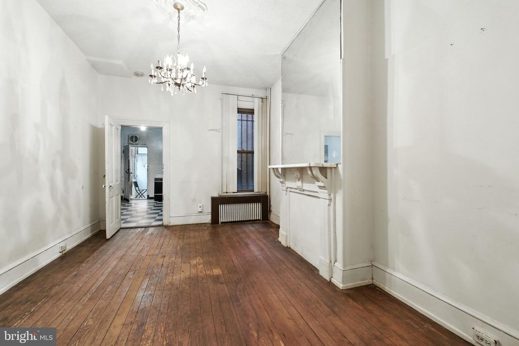Washington, District of Columbia, 20003, United States, 3 Bedrooms Bedrooms, ,1 BathroomBathrooms,Residential,For Sale,1944860