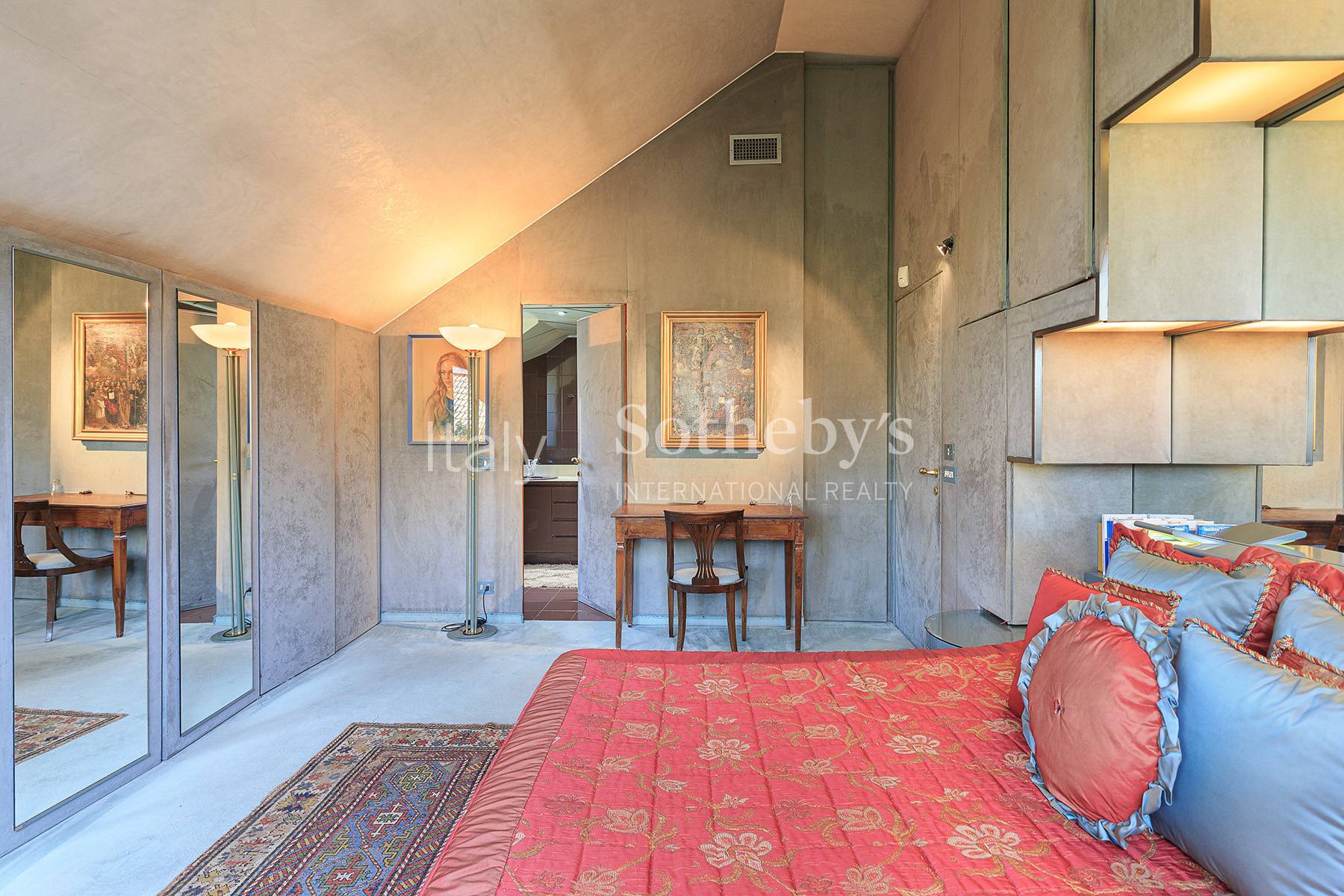  Elegant Residence in an Exclusive Setting - 物件實景