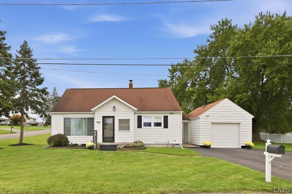 Huron Ave, Syracuse, NY 13209