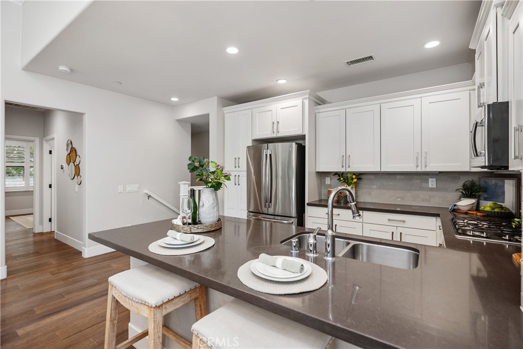 Irvine, California, 92620, United States, 2 Bedrooms Bedrooms, ,2 BathroomsBathrooms,Residential,For Sale,1906932