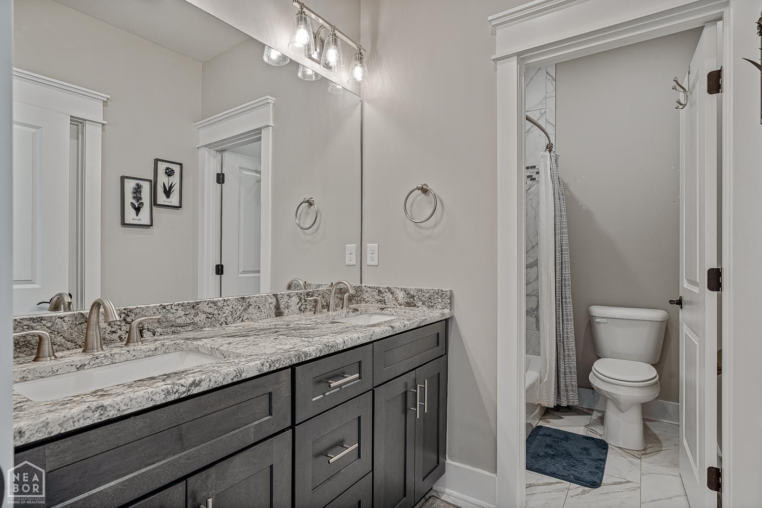 Jonesboro, Arkansas, 72404, United States, ,4 BathroomsBathrooms,Residential,For Sale,1989871