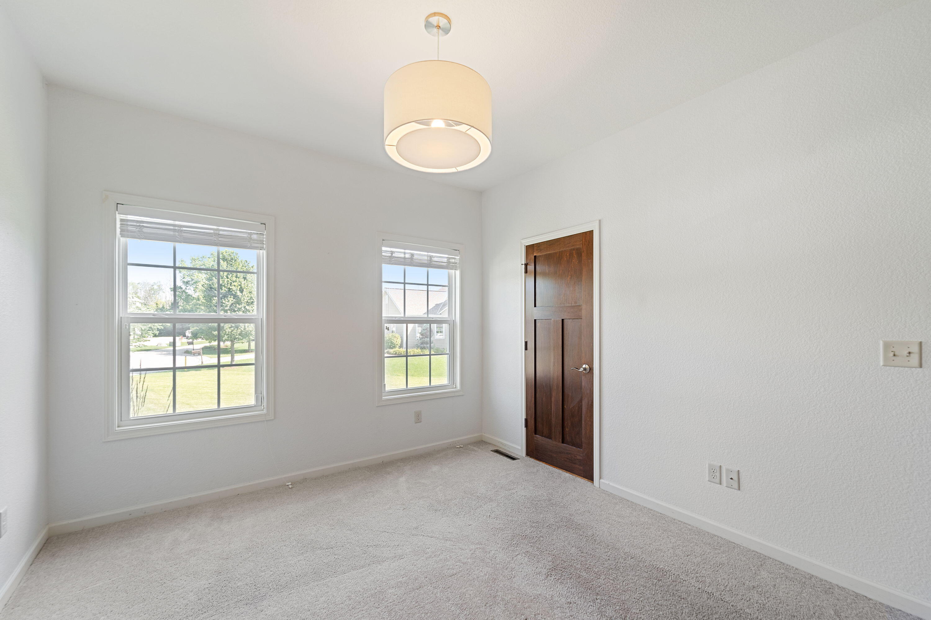 Mequon, Wisconsin, 53092, United States, 4 Bedrooms Bedrooms, ,4 BathroomsBathrooms,Residential,For Sale,1920034