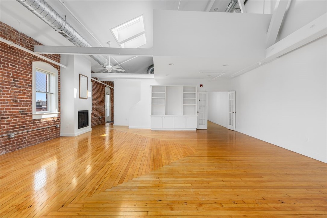 Providence, Rhode Island, 02903, United States, 1 Bedroom Bedrooms, ,2 BathroomsBathrooms,Residential,For Sale,1917986