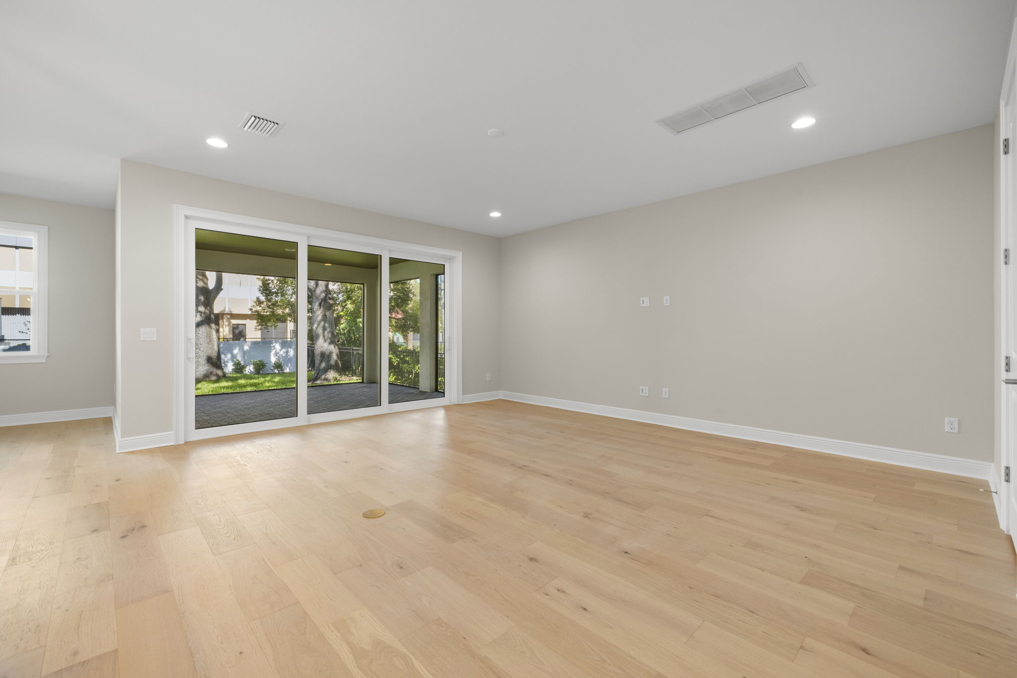 Tampa, Florida, 33629, United States, 4 Bedrooms Bedrooms, ,5 BathroomsBathrooms,Residential,For Sale,1986126