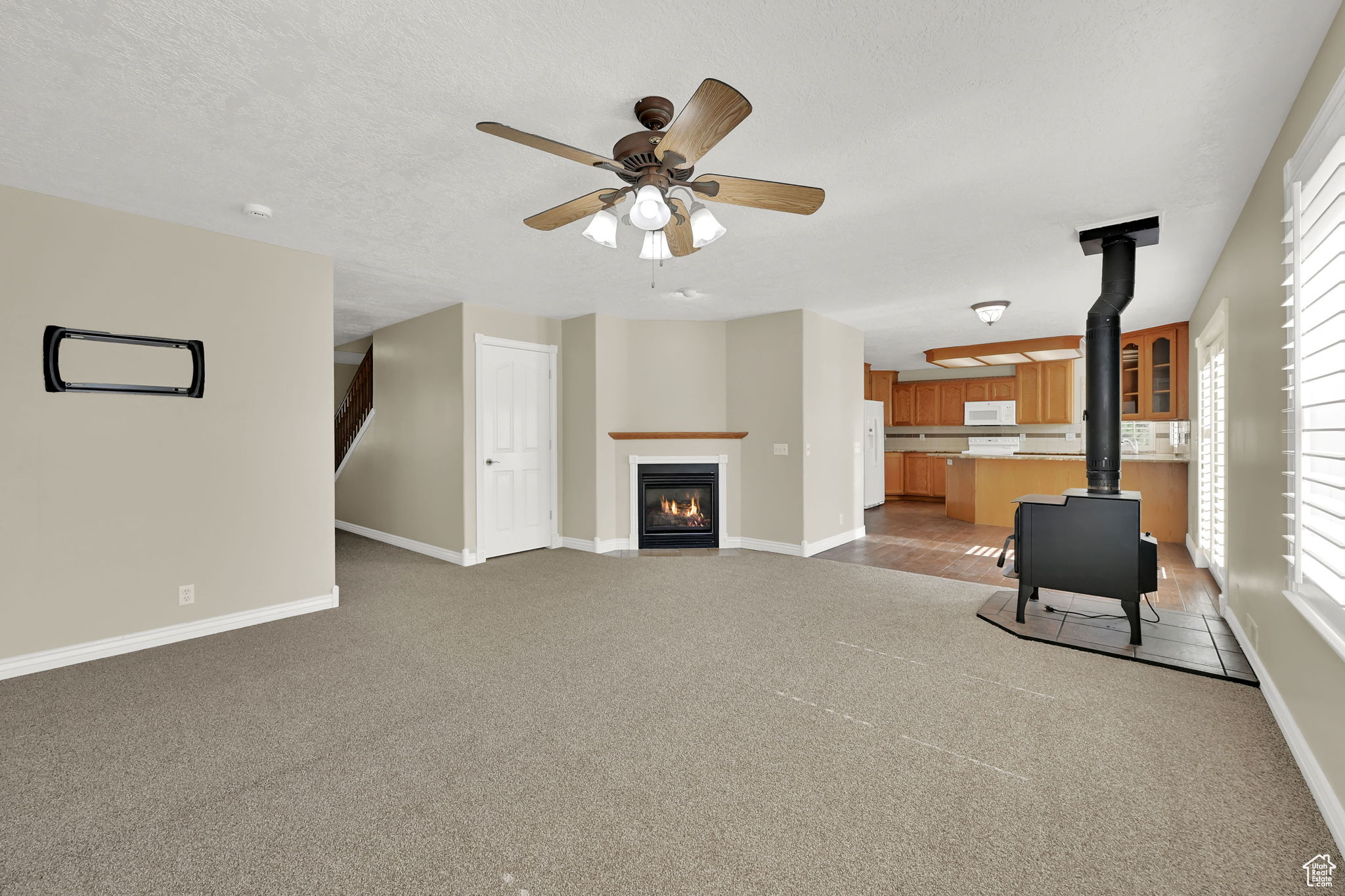 Farr West, Utah, 84404, United States, 4 Bedrooms Bedrooms, ,3 BathroomsBathrooms,Residential,For Sale,1891966