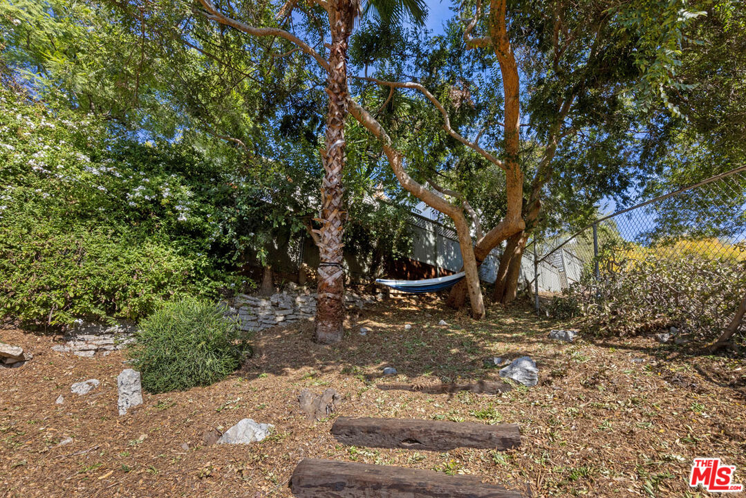 Los Angeles, California, 90026, United States, 3 Bedrooms Bedrooms, ,3 BathroomsBathrooms,Residential,For Sale,2003462