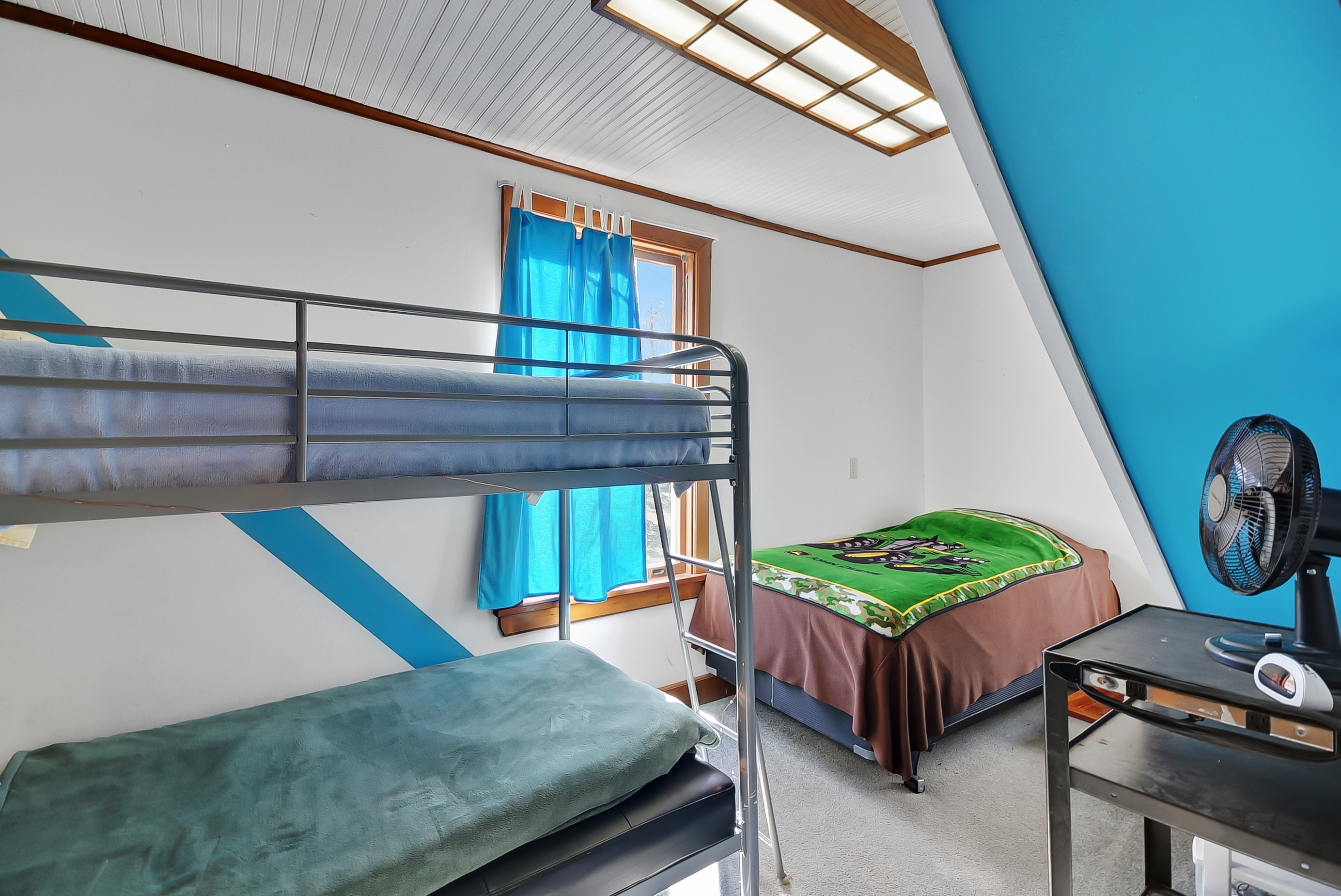 Yalaha, Florida, 34797, United States, 5 Bedrooms Bedrooms, ,4 BathroomsBathrooms,Residential,For Sale,1975837